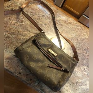 Brand New, Adrienne Vitadini, 9 x 10 Very Cute